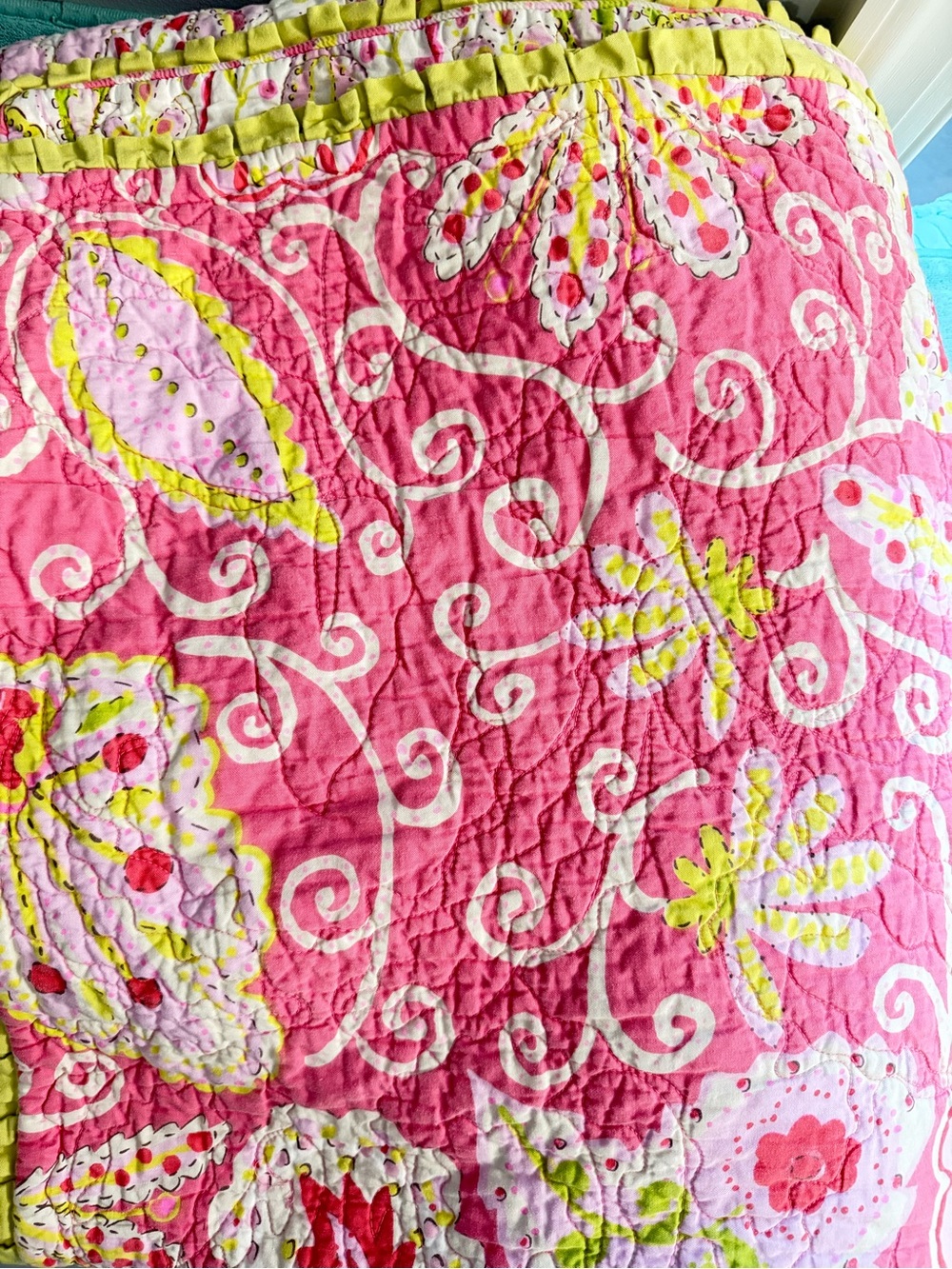 Nostalgia Reversible Tw Quilt set pink lime paisley w/2 Euro shams, total 3 pcs